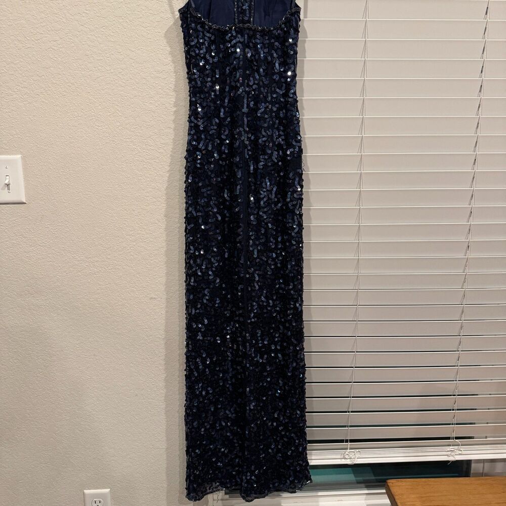 Beautiful Navy Blue 90s sequined, beaded formal gown - Picture 6 of 9